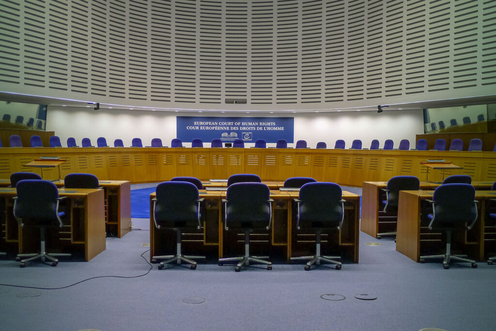 Europejski Trybunał Praw Człowieka w Strasburgu sala trybunału